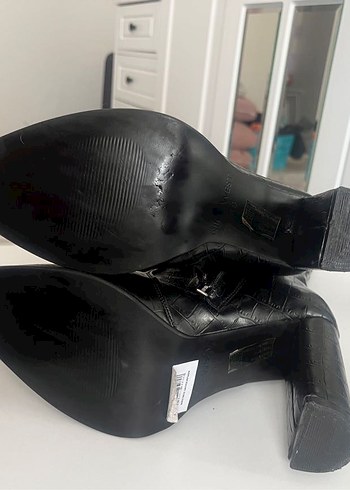 38 Beden siyah Renk Ninevest Siyah Deri Yılan Desenli Dizaltı Bot