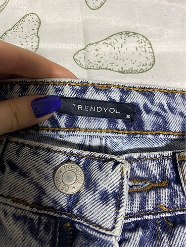 Trendyol & Milla Trendyolmilla çiçek nakışlı mom jeans