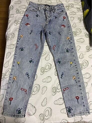 36 Beden Trendyolmilla çiçek nakışlı mom jeans