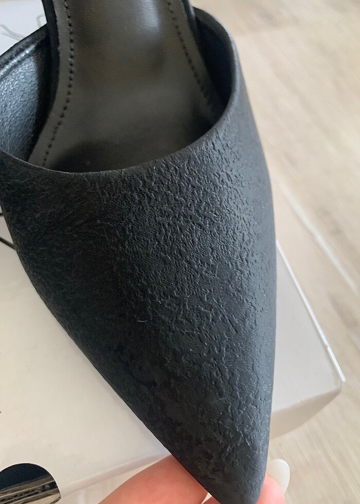 İnce topuklu siyah ayakkabı - Görsel 4