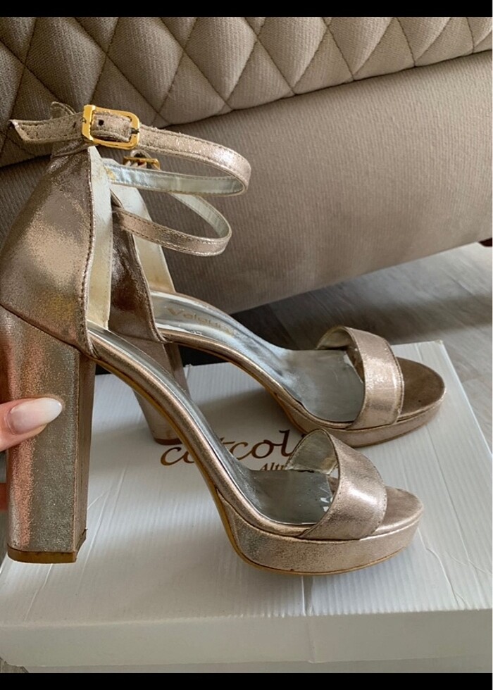 Gold kalın topuk ayakkabı - Görsel 2