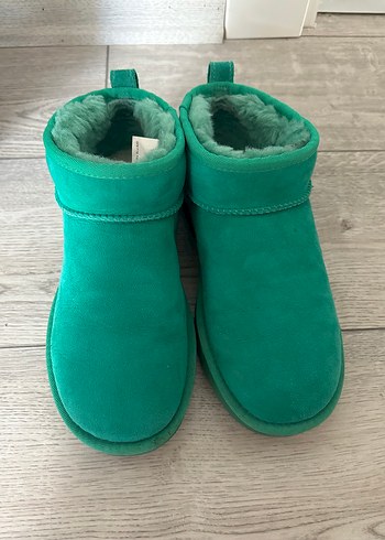 39 Beden Ugg Ultra Mini Yeşil