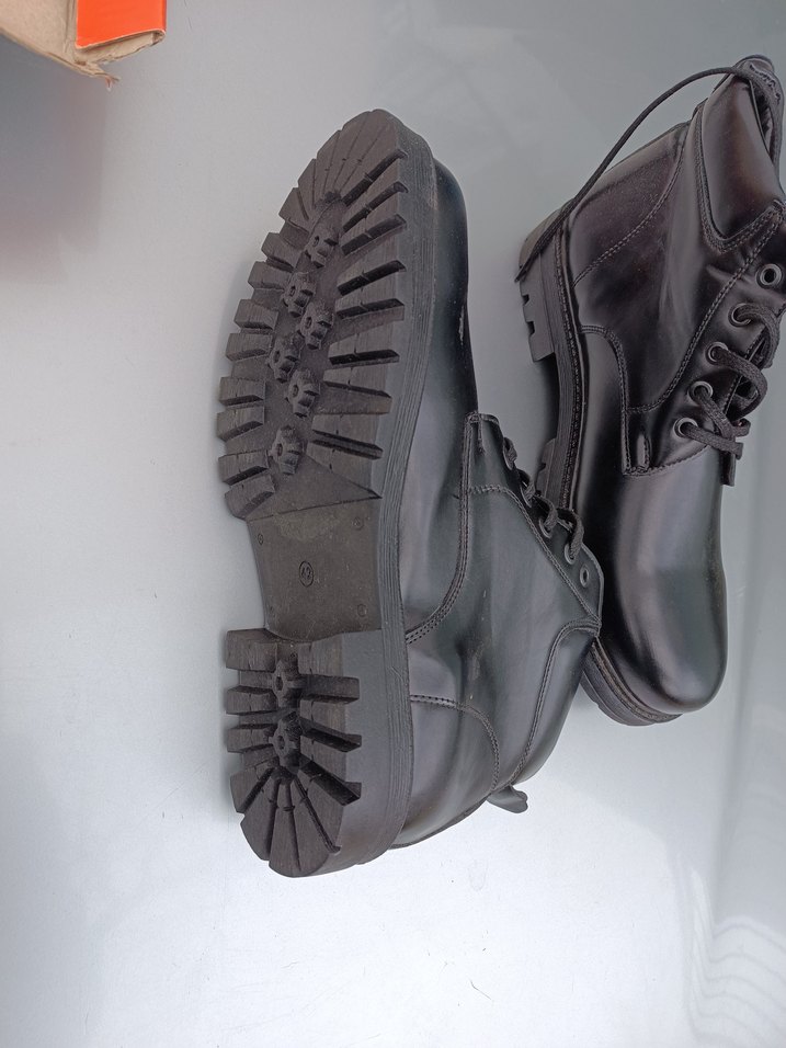 Siyah Minimalist Erkek Kauçuk Bot - Görsel 4