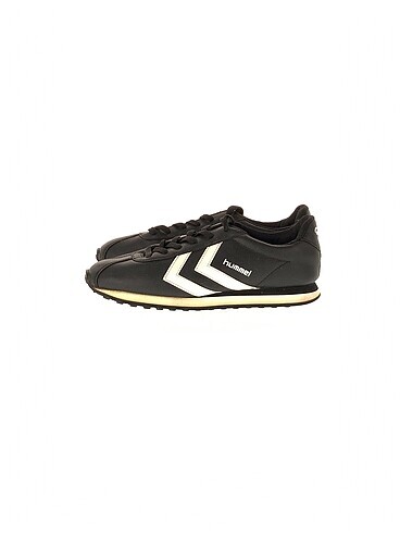 Hummel Spor Ayakkabı %70 İndirimli.