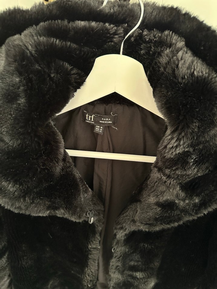 Siyah Midi Boy Kürk Detaylı Kadın Mont - Görsel 3