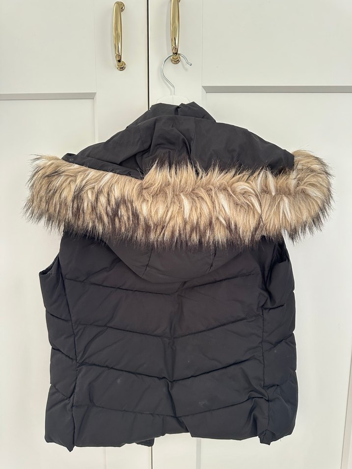 Kürklü Yaka Siyah Kadın Yelek - Görsel 3