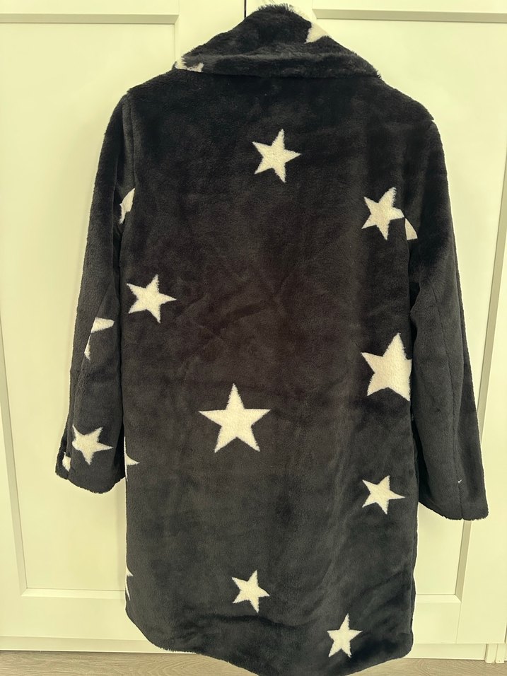 Yıldız Desenli Siyah Kadın Peluş Kaban - Görsel 3