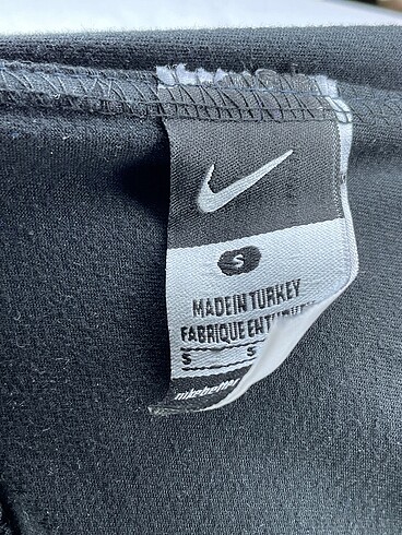 s Beden siyah Renk Nike Eşofman Altı %70 İndirimli.