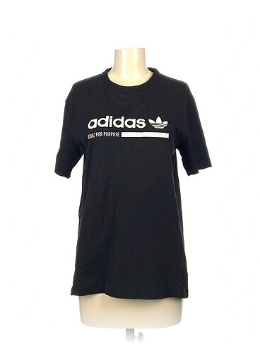 Adidas T-shirt %70 İndirimli.