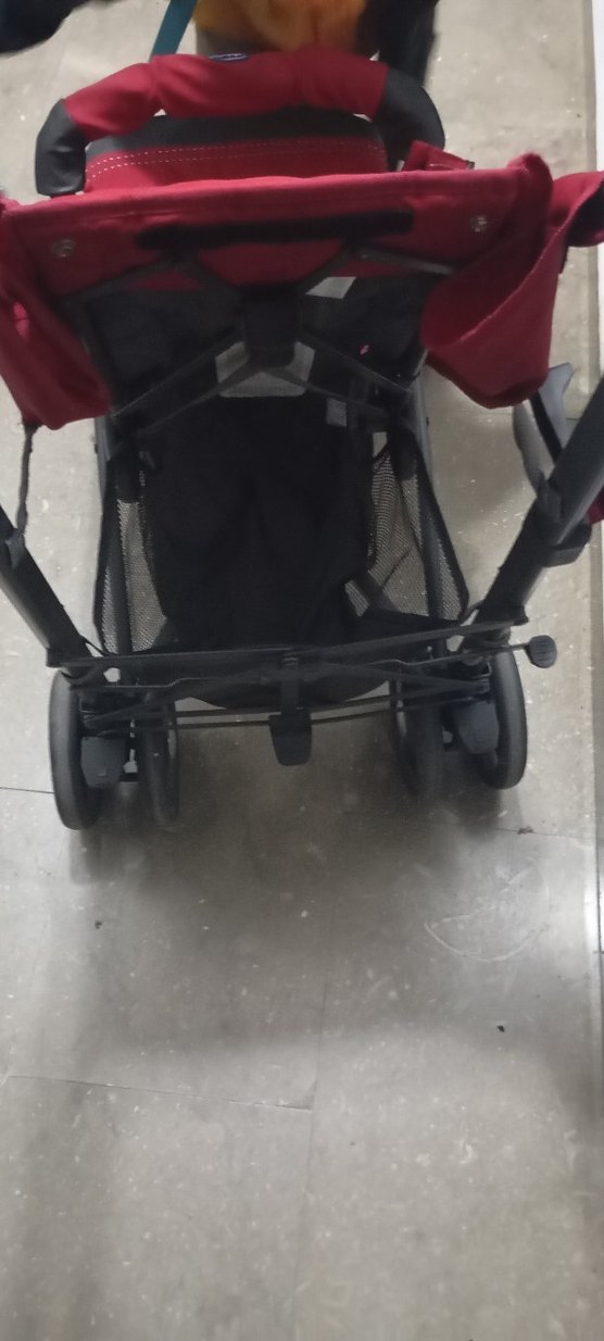 Kırmızı ve Gri Bebek Arabası - Görsel 3