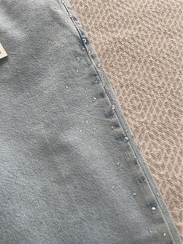taş detaylı pantolon
