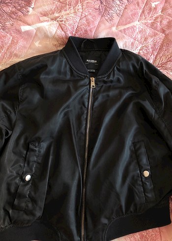 Pull and Bear Pull&Bear Siyah Fermuarlı Kadın bomber Ceket