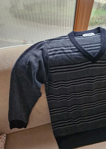 Gri V Yaka Erkek Triko Kazak - Görsel 4