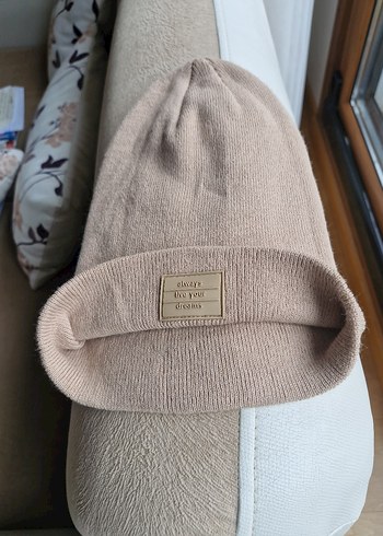 Bej Kadın veya  Örgü Bere - Görsel 4