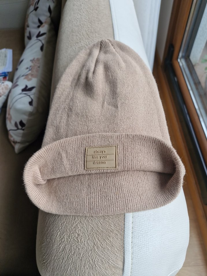 Bej Kadın veya  Örgü Bere - Görsel 5