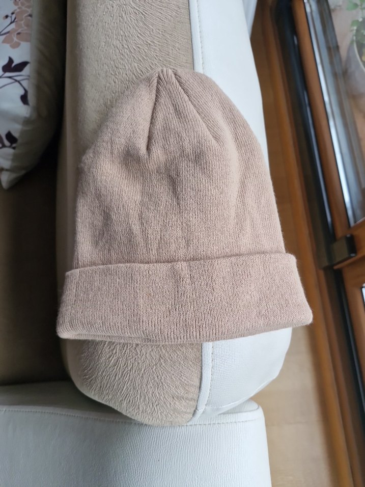 Bej Kadın veya  Örgü Bere - Görsel 3