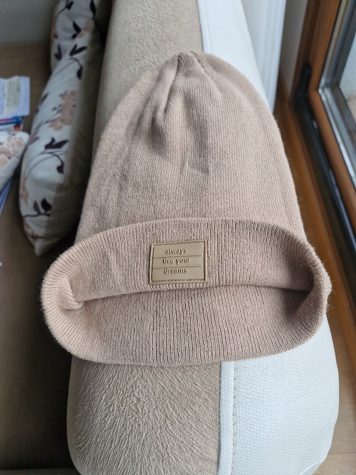 Bej Kadın veya  Örgü Bere - Görsel 4