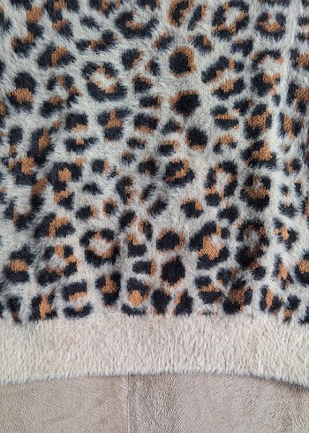 Kürklü Leopar Desenli Kadın Kazak - Görsel 4