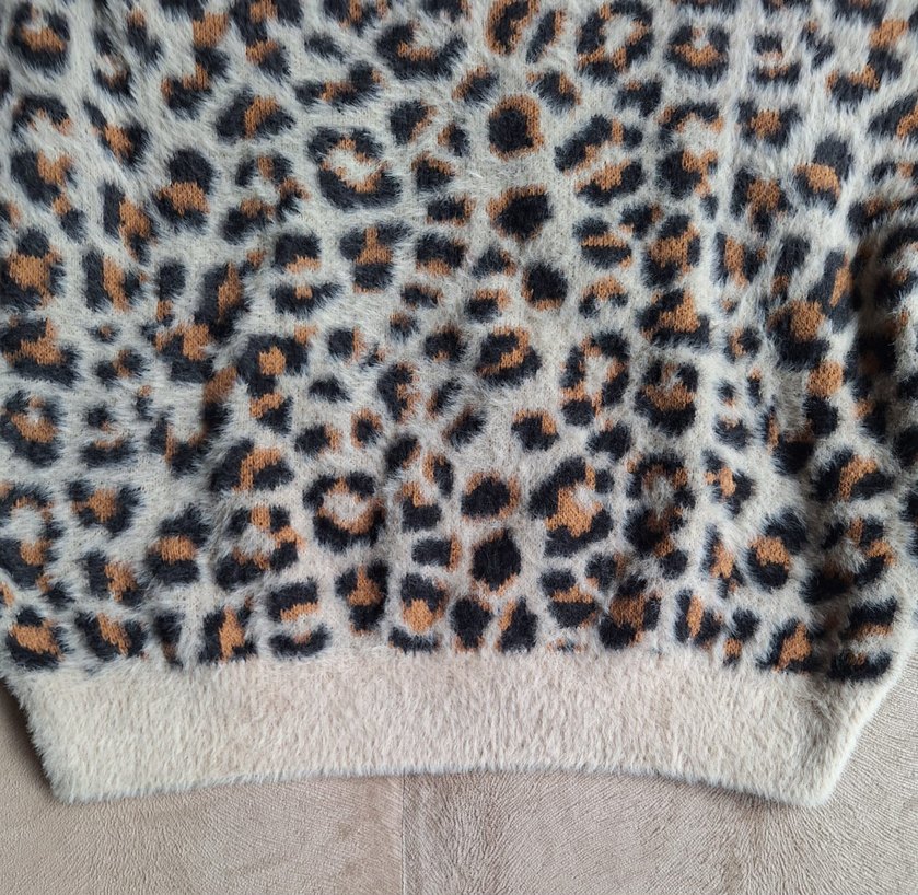 Kürklü Leopar Desenli Kadın Kazak - Görsel 4