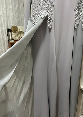 Uzun Kollu Gri Nakışlı Kadın Abiye Elbise - Görsel 3
