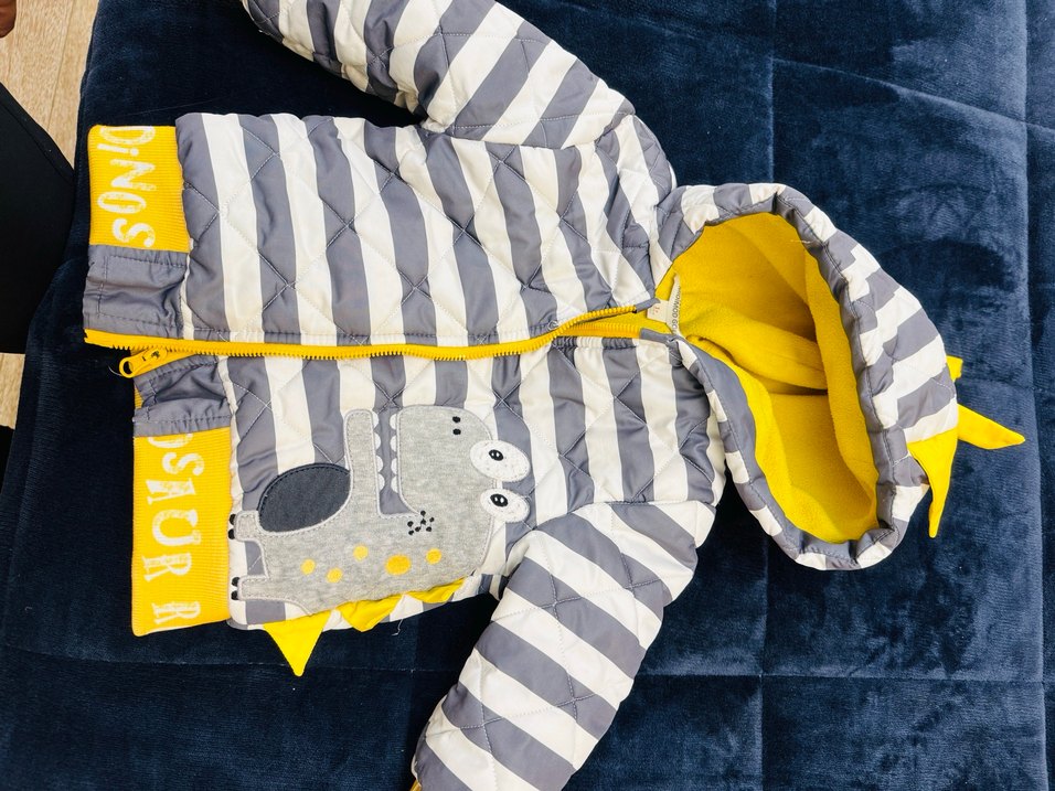 E bebek Kapüşonlu Erkek Çocuk Mont - Görsel 4