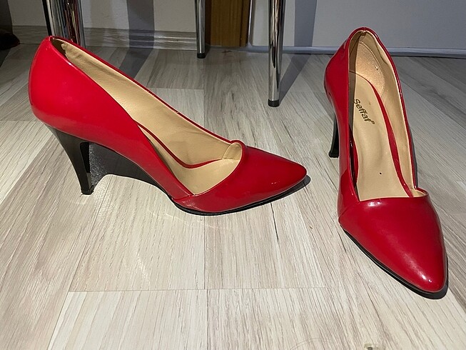 40 Beden Kırmızı Topuklu Ayakkabı