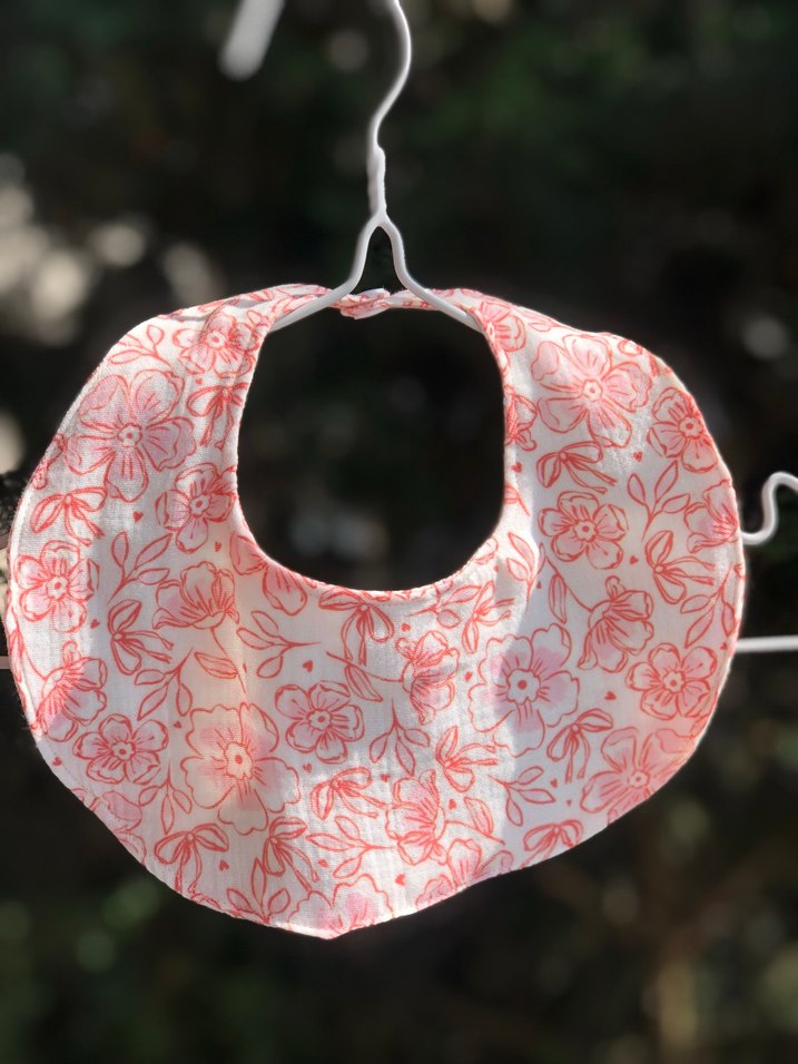 Çiçek Desenli Pembe Bebek Önlüğü - Görsel 5