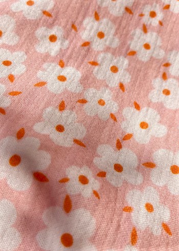 Pembe Çiçek Desenli Müslin Bebek Örtüsü - Görsel 2