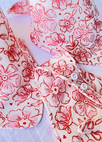 Renkli Kırmızı Çiçek Desenli Müslin Bebek Önlüğü - Görsel 3