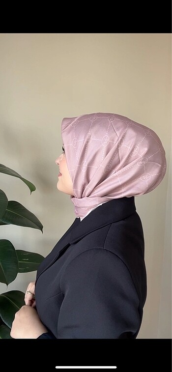 Desenli soft eşarp