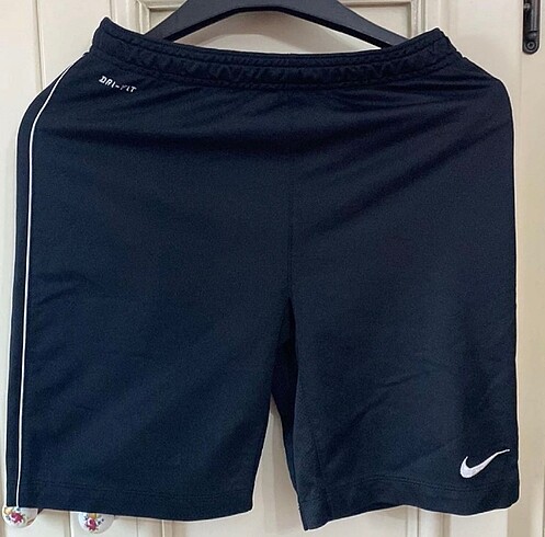 10 Yaş Beden siyah Renk Nıke drı fit takım 10 yaş