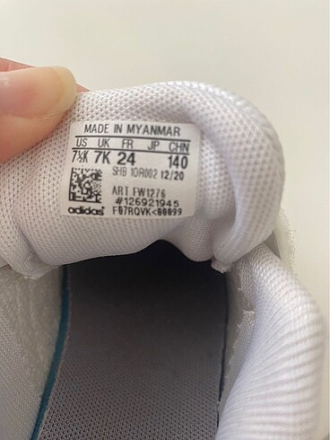 24 Beden beyaz Renk Adidas Spor Ayakkabı