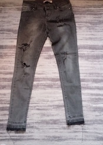 Gri Yırtık Kadın Kot Pantolon
