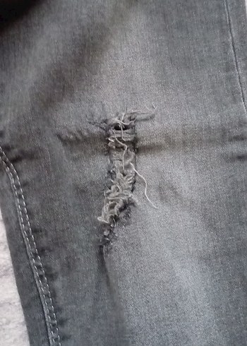 32 Beden gri Renk Gri Yırtık Kadın Kot Pantolon