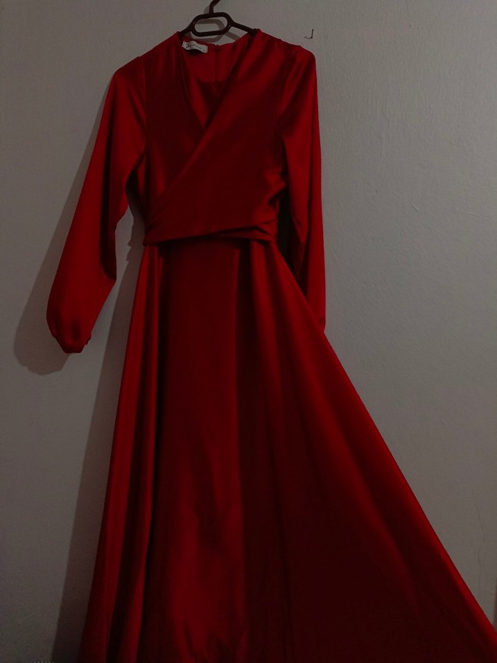 Parlak Kırmızı Uzun Drapeli Elbise - Görsel 3
