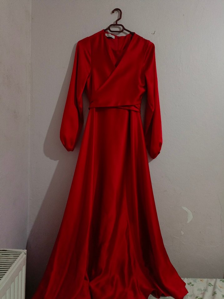 Parlak Kırmızı Uzun Drapeli Elbise - Görsel 4