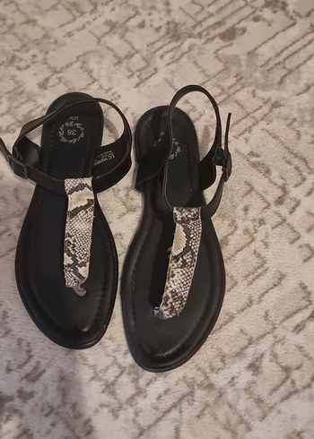 Yılan Desenli Siyah Kadın Sandalet