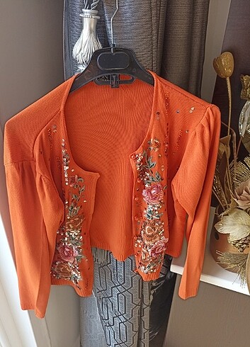 ON FASION HIRKA
