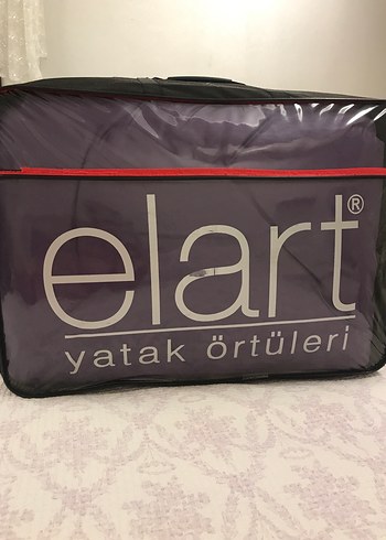 Diğer Mor İşlemeli Yatak ÖRTÜSÜ ELART MARKA