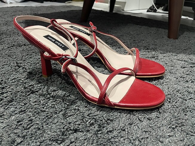 38 Beden kırmızı Renk Nine West Topuklu Sandalet