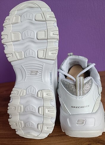 40 Beden beyaz Renk Skechers d lites 