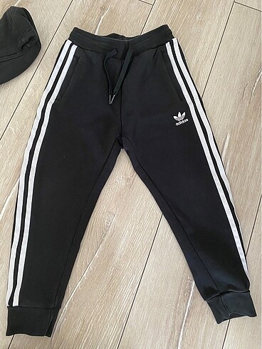 6 Yaş Beden siyah Renk Adidas eşofman takımı