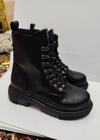 Siyah Deri Goth Kadın Botları