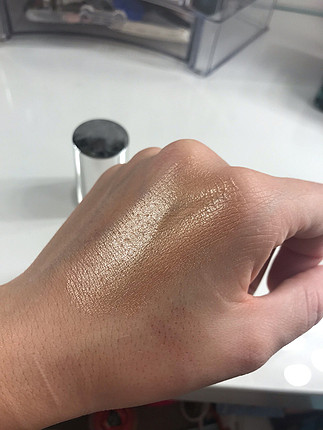 Beden kahverengi Renk Flormar Double Radiance Primer