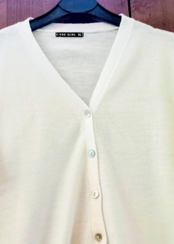 V yaka beyaz hırka - Görsel 3