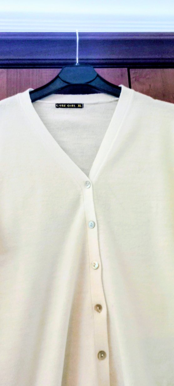 V yaka beyaz hırka - Görsel 3