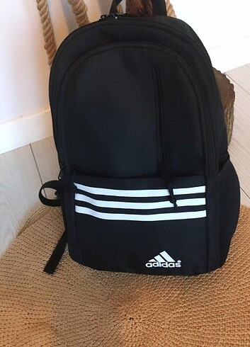 Adidas sırt çantası 