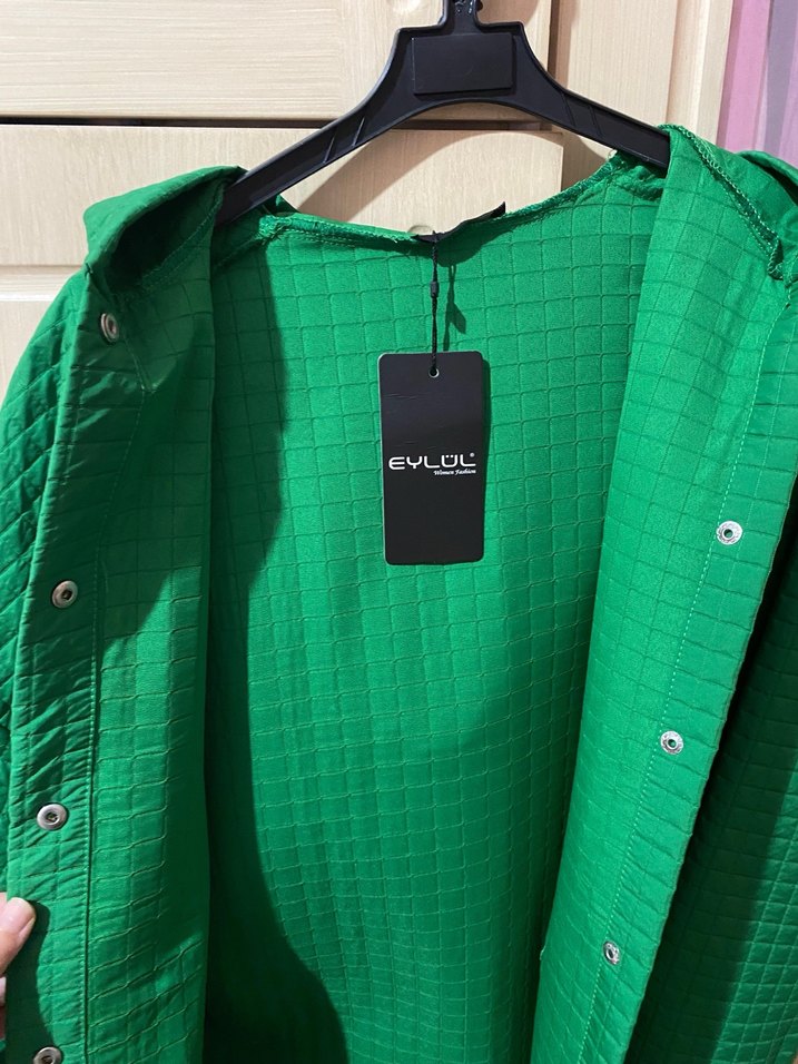 Düğmeli Yeşil Midi Kadın Ceket - Görsel 4