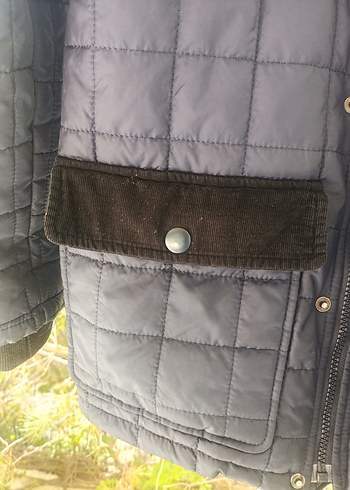 Erkek Çocuk Siyah Kapitone Düğmeli Mont panço - Görsel 2