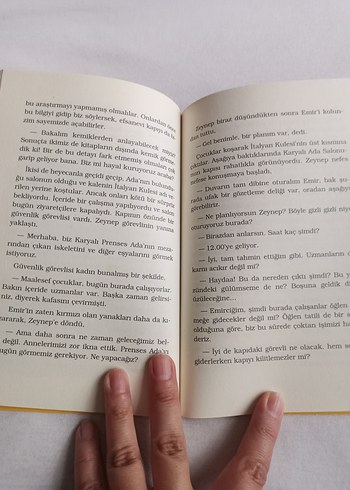 Beden Prenses Ada'nın Tuhaf Ayakları Kitabı